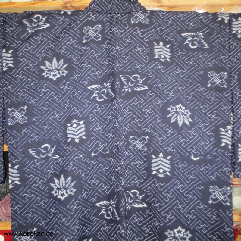 Sayagata, Spindeln, Kranich Kasuri Druckmuster Hitoe Komon Kimono aus Wolle