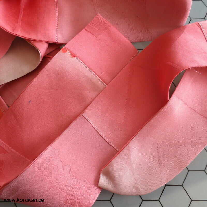 Koshihimo rosa Seidendamast Kiku Chrysanthemen mit gold