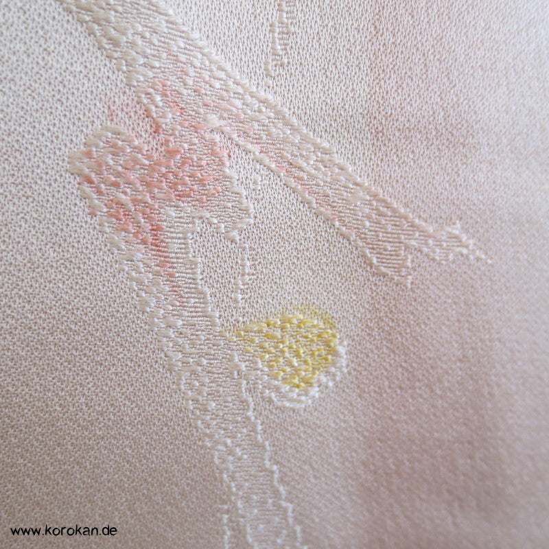 gewebte Zweige Komon / Homongi zartrosa Seidendamast