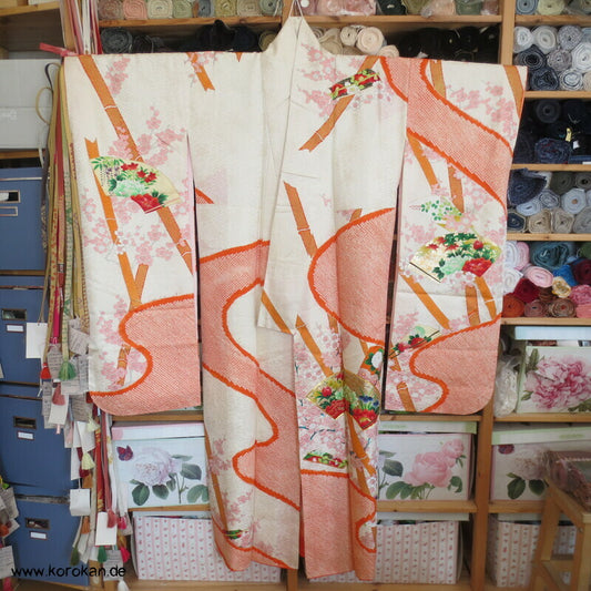 Shibori Fluß, Fächer mit Blüten, Bambusstäbe Furisode Sayagata Seidendamast Kimono