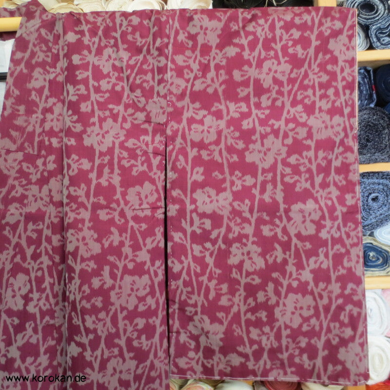 Japan Art Deco graue Sakurazweige auf weinrot Meisen Kimono