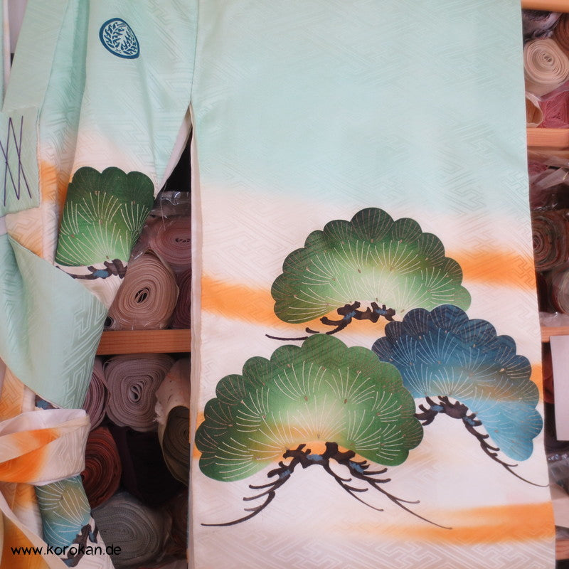 Furisode - Prachtkimono für kleine Jungen, gestickte Kraniche