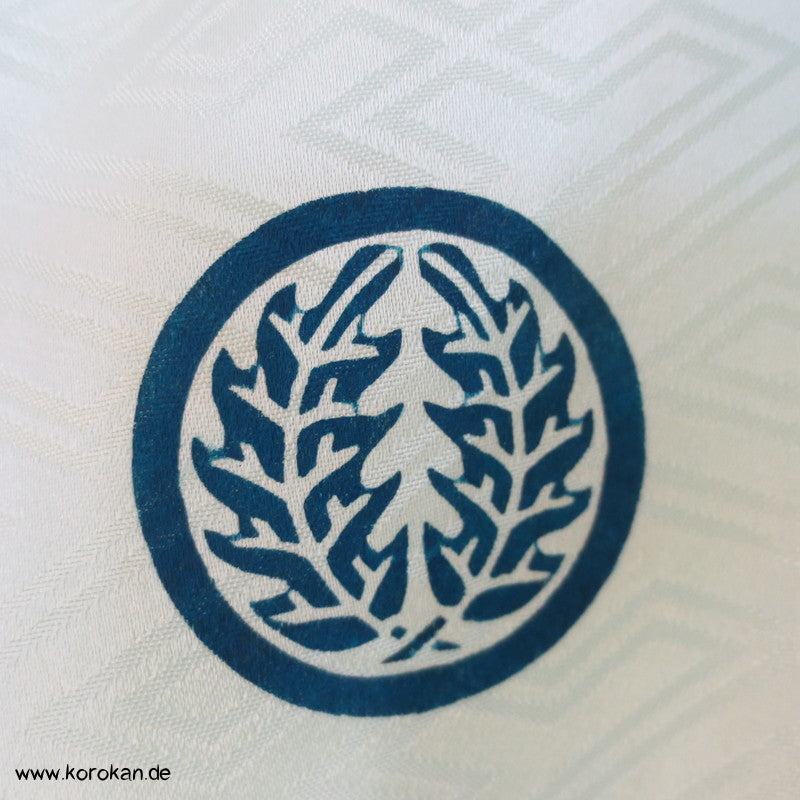 Furisode - Prachtkimono für kleine Jungen, gestickte Kraniche