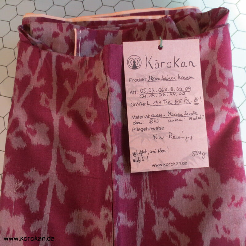 Japan Art Deco graue Sakurazweige auf weinrot Meisen Kimono