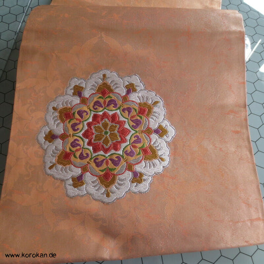 Nagoya Obi Seidenbrokat Ornament auf goldorange