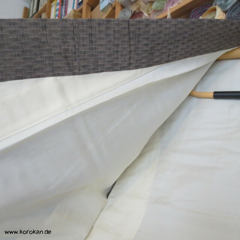 japanischer Tatewaku Wellenstreifen Tsumugi Seiden Kimono