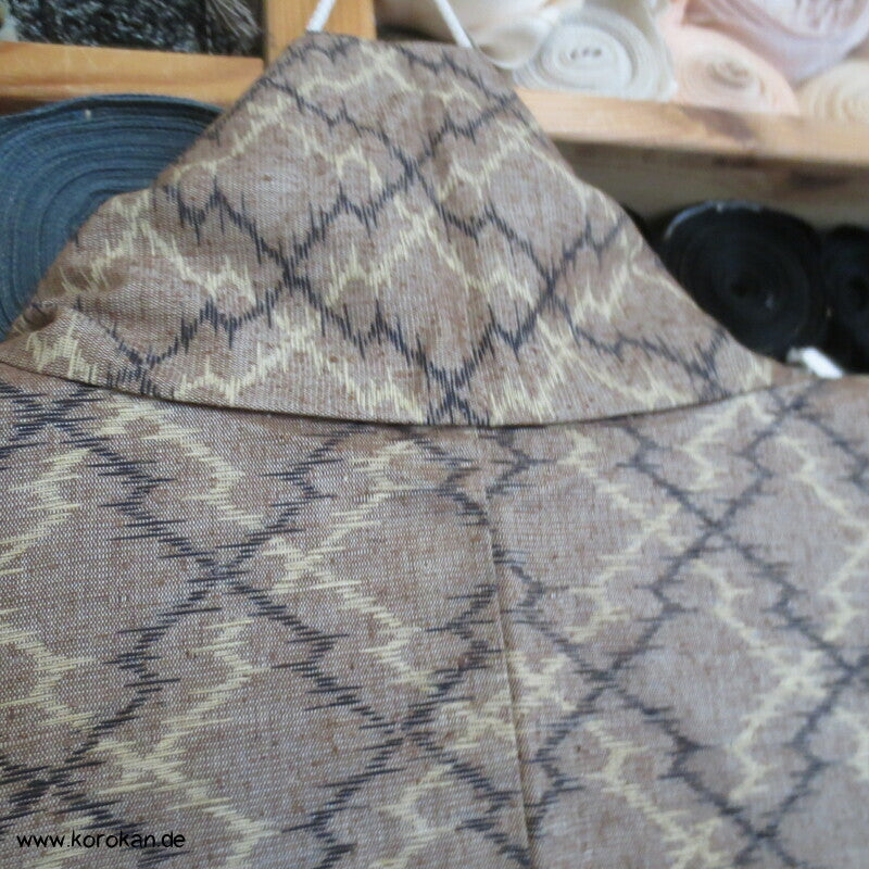 japanischer Baumborke Matsukawabishi Kasuri Tsumugi Seiden Kimono