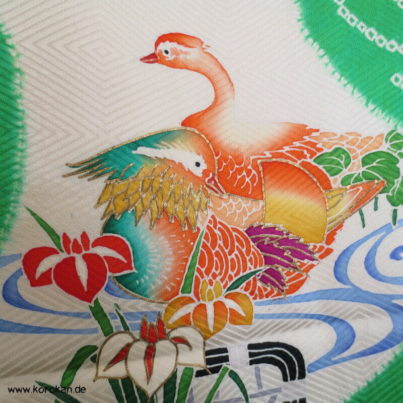 Mandarinenten in grünem Shibori Fluß Furisode Seidendamast Kimono