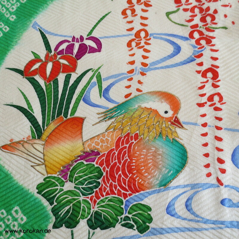 Mandarinenten in grünem Shibori Fluß Furisode Seidendamast Kimono