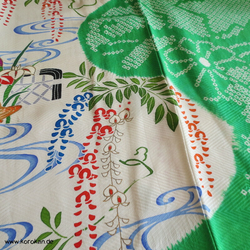 Mandarinenten in grünem Shibori Fluß Furisode Seidendamast Kimono