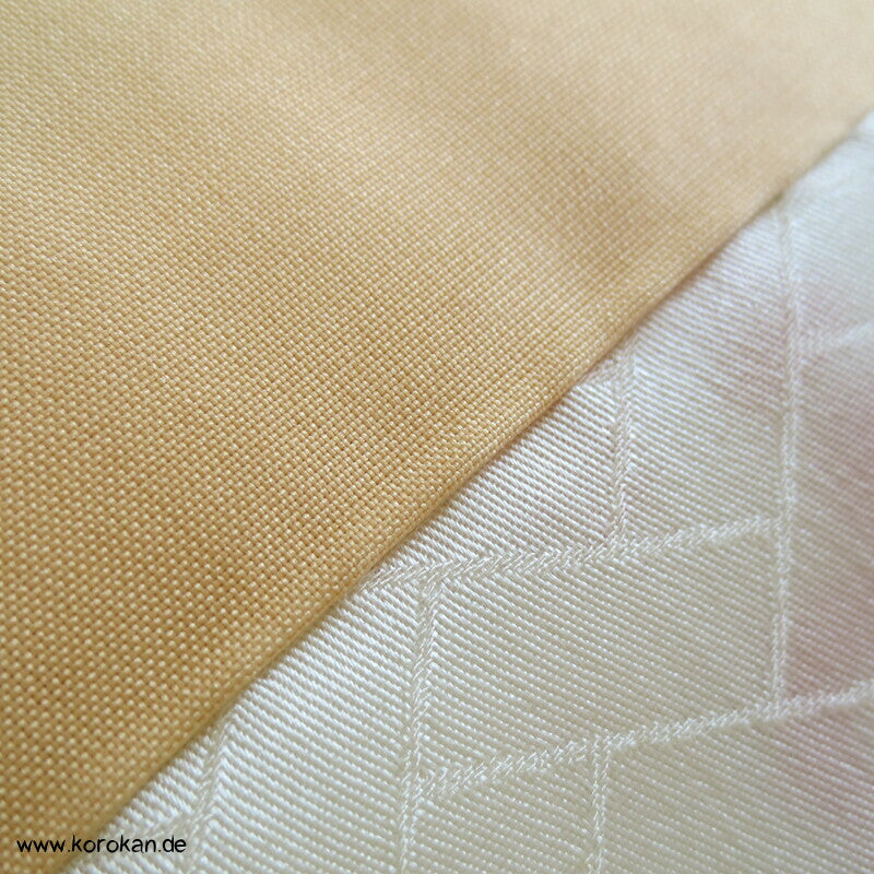 Mandarinenten in grünem Shibori Fluß Furisode Seidendamast Kimono