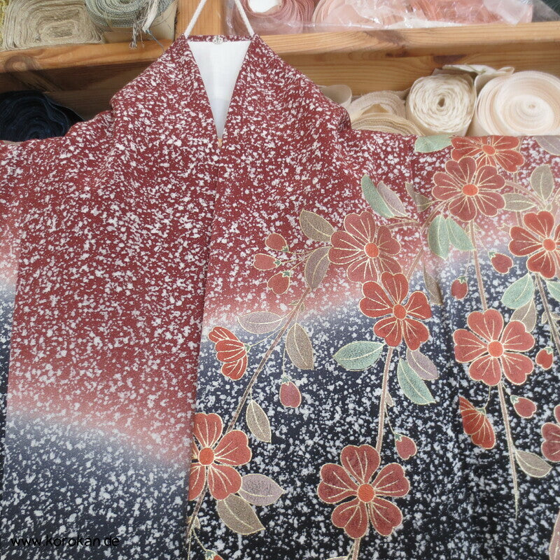 Umeblüten in der Nacht Japan Furisode Seidencrepe Kimono