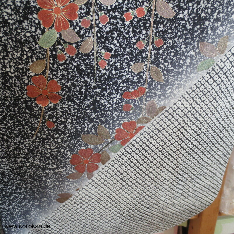 Umeblüten in der Nacht Japan Furisode Seidencrepe Kimono
