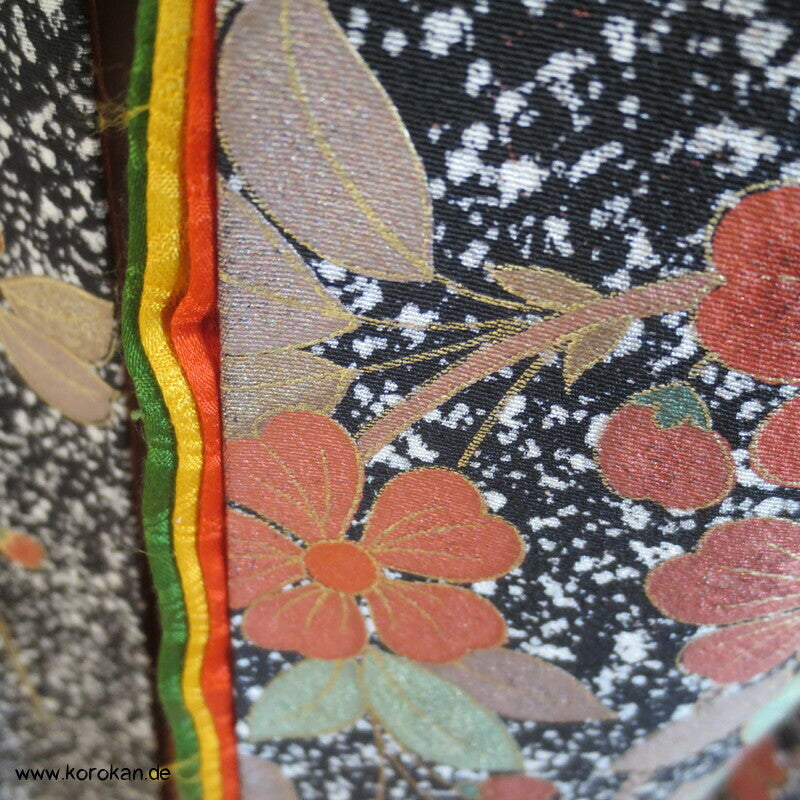 Umeblüten in der Nacht Japan Furisode Seidencrepe Kimono