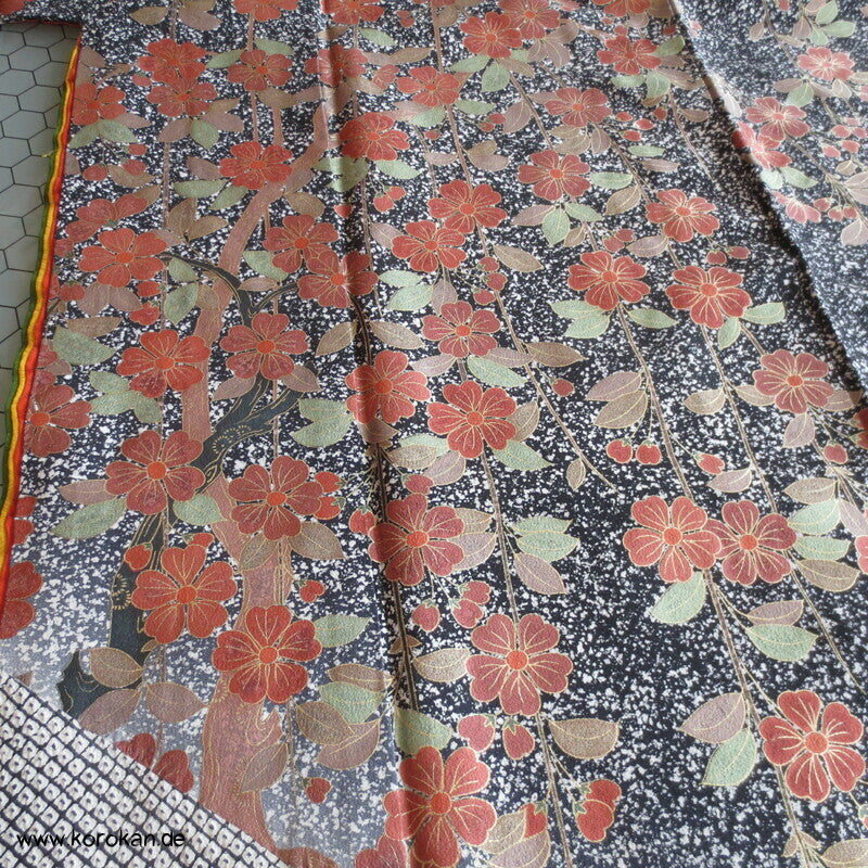 Umeblüten in der Nacht Japan Furisode Seidencrepe Kimono
