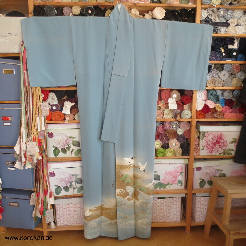 Kraniche über Wellen handbemalter Iro - Tomesode Kimono, japanischer Seidencrepe