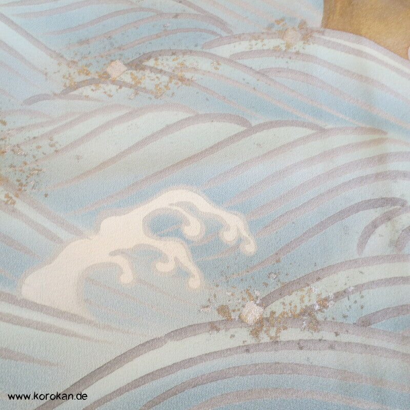 Kraniche über Wellen handbemalter Iro - Tomesode Kimono, japanischer Seidencrepe
