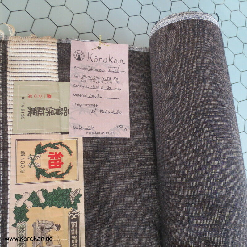 Tanmono Stoffrolle dunkelbrauner Tsumugi Kimono Seide Ballen