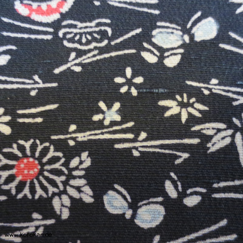 Kiku, Kiefernnadeln, Schmetterlinge Tsumugi Seiden Komon Japan Kimono