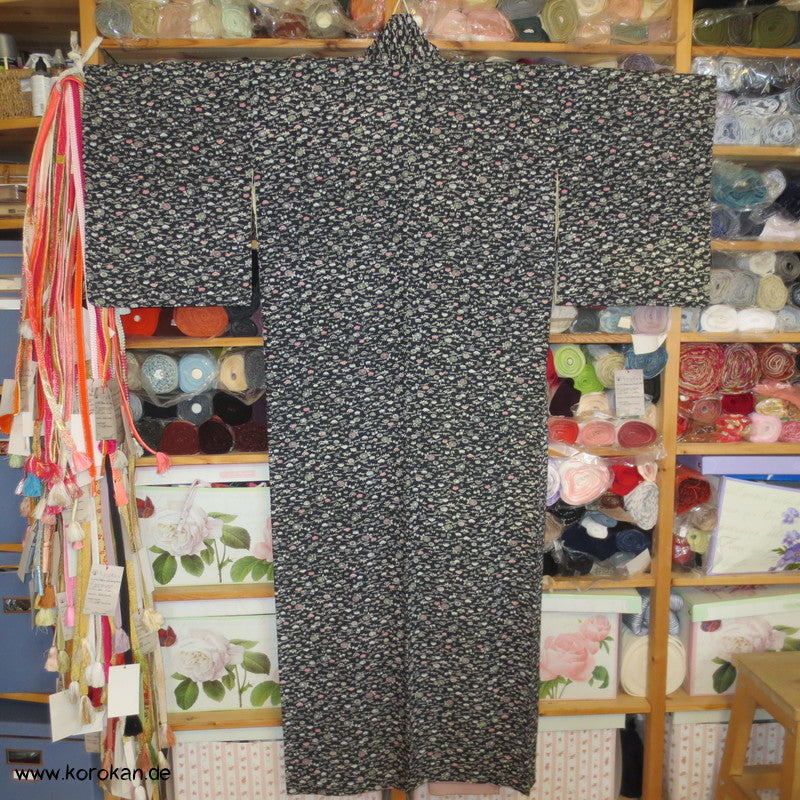 Kiku, Kiefernnadeln, Schmetterlinge Tsumugi Seiden Komon Japan Kimono