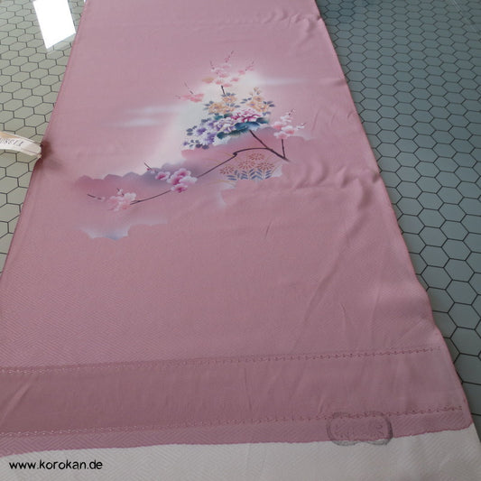 Blumen auf altrosa Tanmono, Yuzen