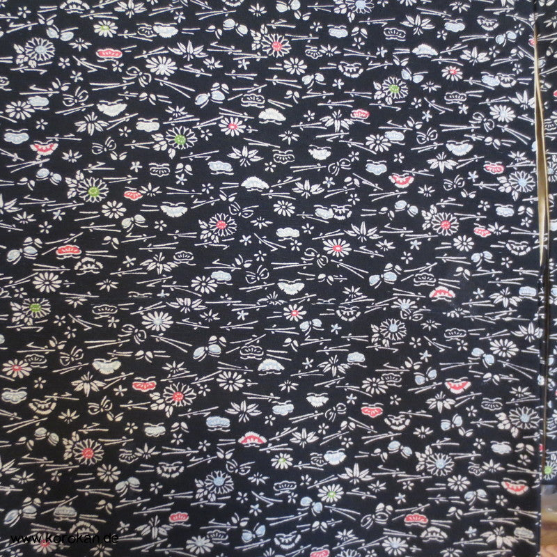 Kiku, Kiefernnadeln, Schmetterlinge Tsumugi Seiden Komon Japan Kimono