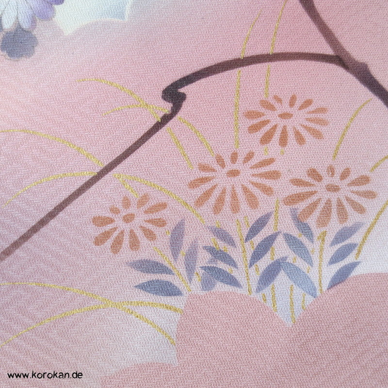 Blumen auf altrosa Tanmono, Yuzen