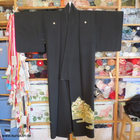 Tempellandschaft mit Stickerei Tomesode Kimono Seiden Kimono