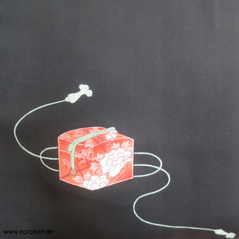 bunte Bento Boxen auf schwarzer Seide Haori Kimono Jacke