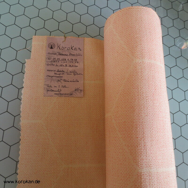 Tanmono Stoffrolle Tsumugi Kimono Seide Ballen zartes Kasuri Kikko