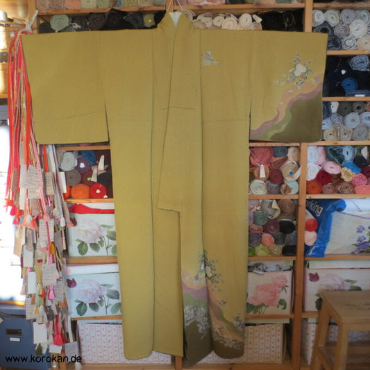 schwerer Seiden Chirimen Crepe Homongi Kimono - senf mit oliv