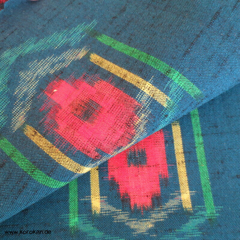 regenbogenbuntes Kikko Kasuri in petrol Kimono Wollstoff