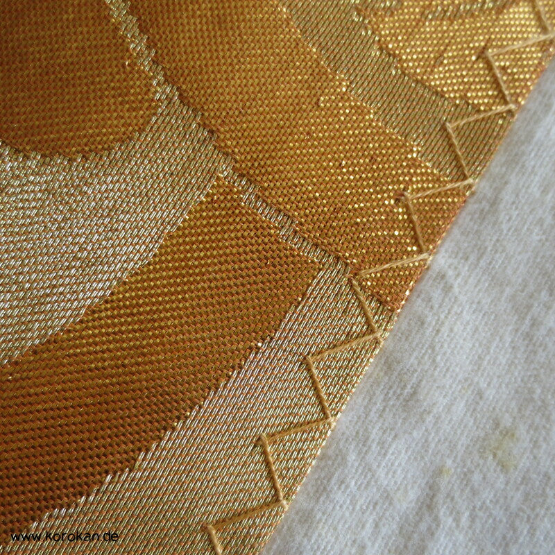 messing Mon auf gold Chuya Fukuro Obi