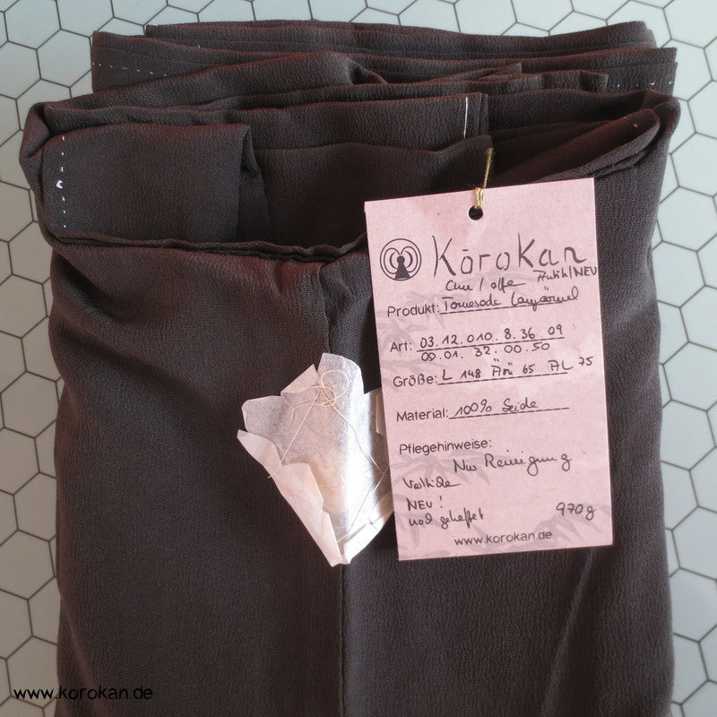 Fächermuster Tomesode / schwarzer Chu Furisode, rotes Futter