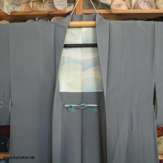 graue Haori Kimono Jacke aus Seide mit Kiefernnadelmuster