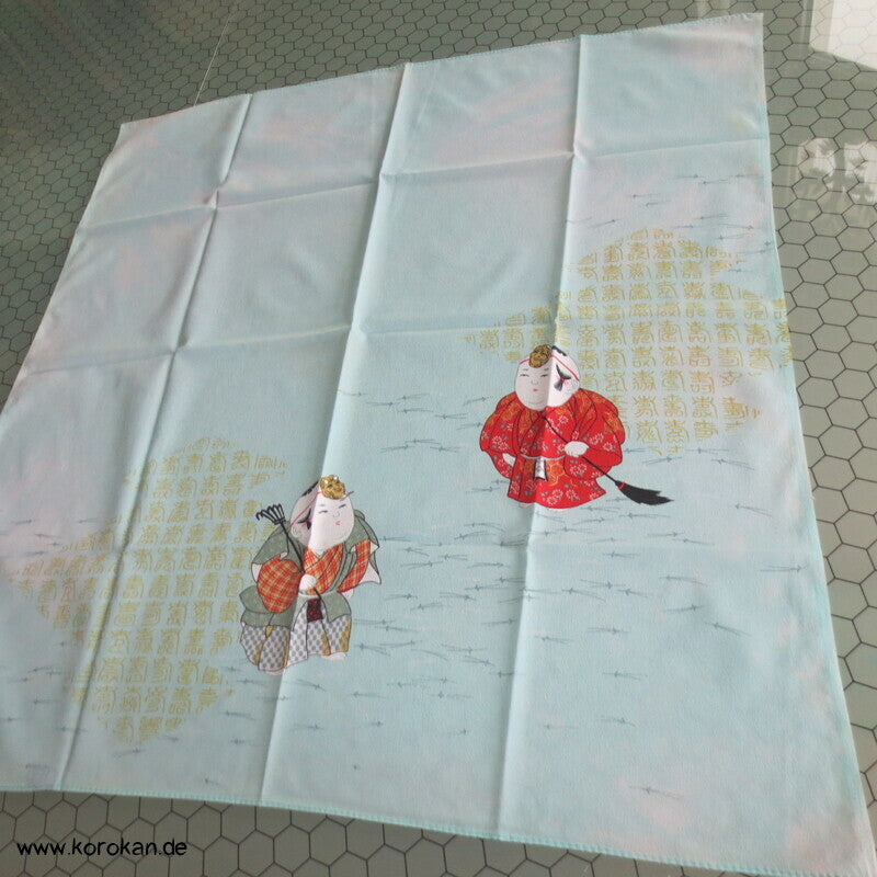 Furoshiki Gosho Dolls mit Masken vor Kanji