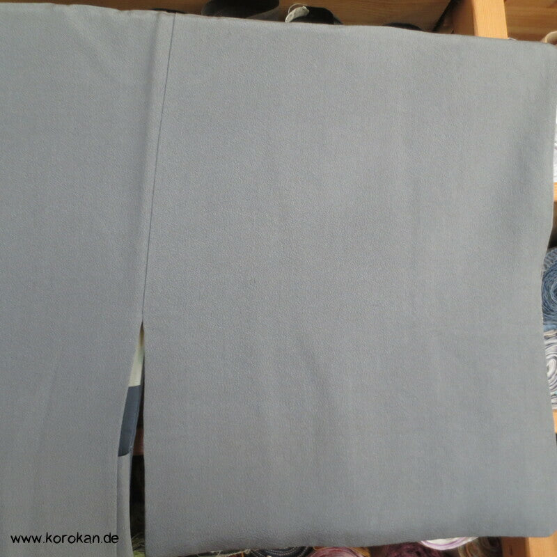 graue Haori Kimono Jacke aus Seide mit Kiefernnadelmuster