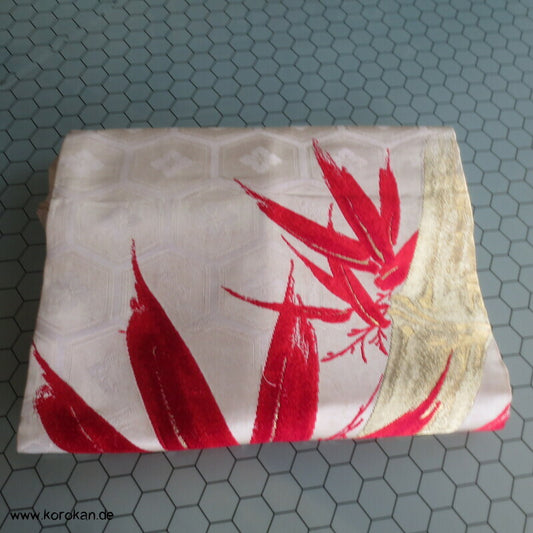 Bambus rot gold auf hellem Grund Nagoya Obi Seidenbrokat Kimonogürtel