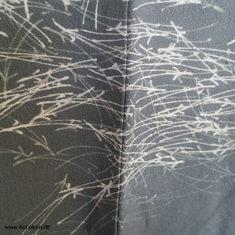 graue Haori Kimono Jacke aus Seide mit Kiefernnadelmuster