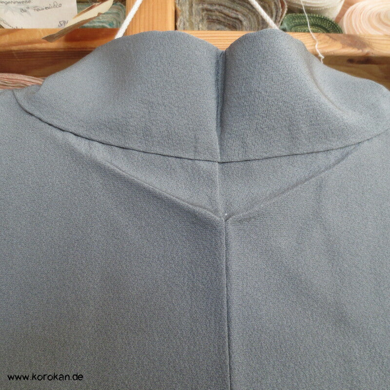 graue Haori Kimono Jacke aus Seide mit Kiefernnadelmuster