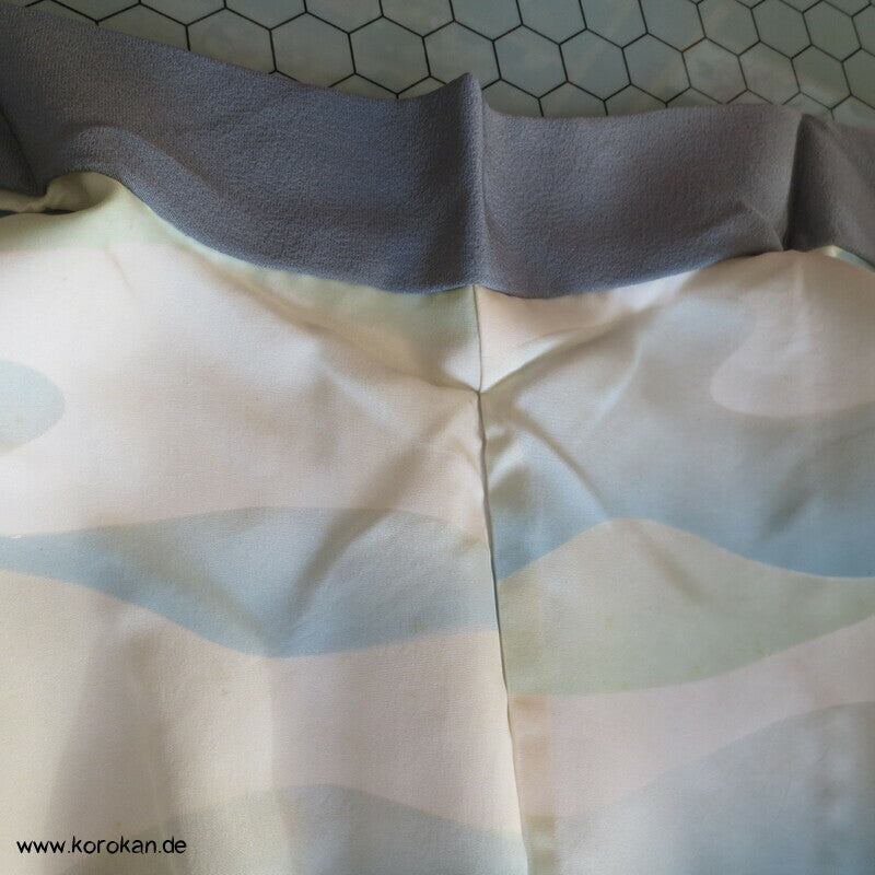 graue Haori Kimono Jacke aus Seide mit Kiefernnadelmuster