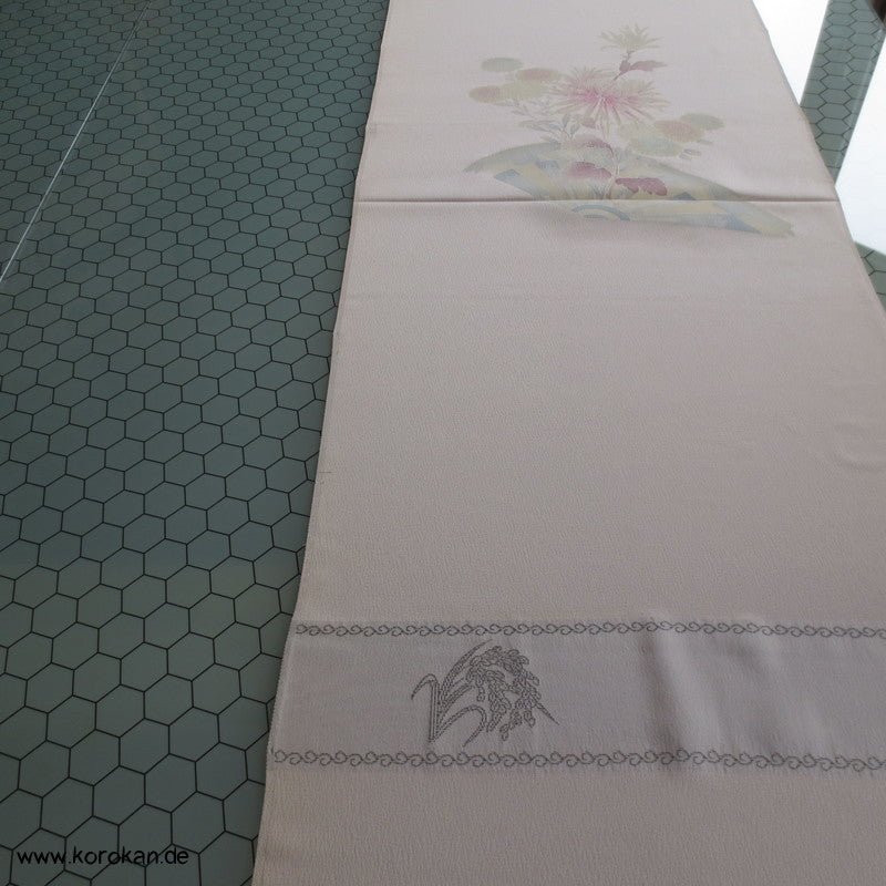 Chrysanthemensträuße, zartfarbig Kimono Seidendamast Stoffrolle