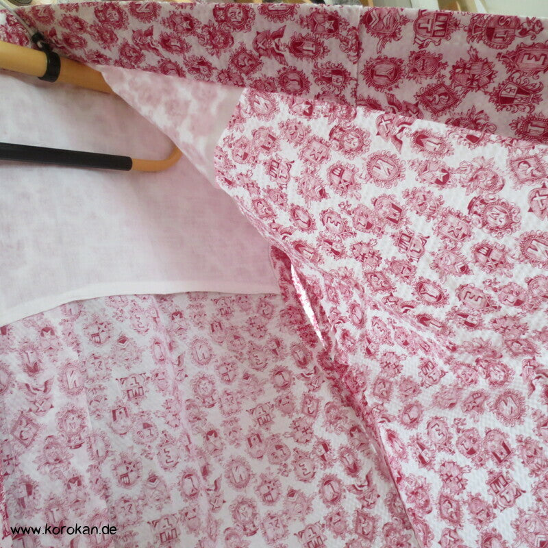 Nemaki Schlaf Kimono, Wappendruck rot