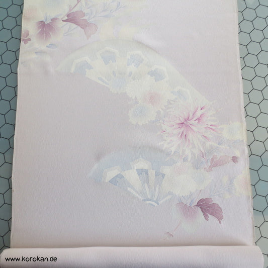 Chrysanthemensträuße, zartfarbig Kimono Seidendamast Stoffrolle