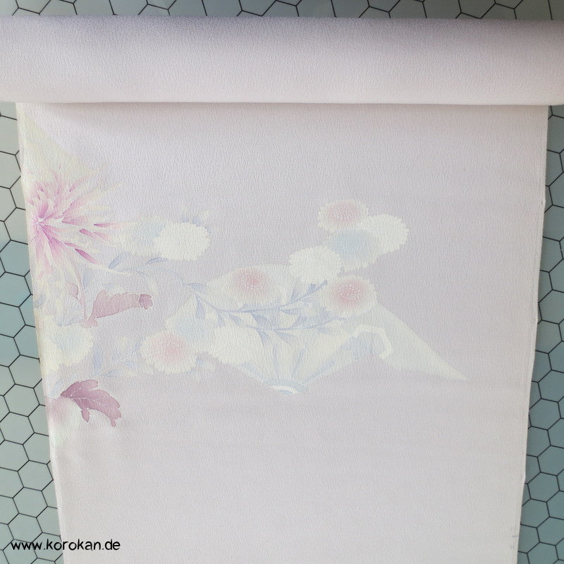 Chrysanthemensträuße, zartfarbig Kimono Seidendamast Stoffrolle
