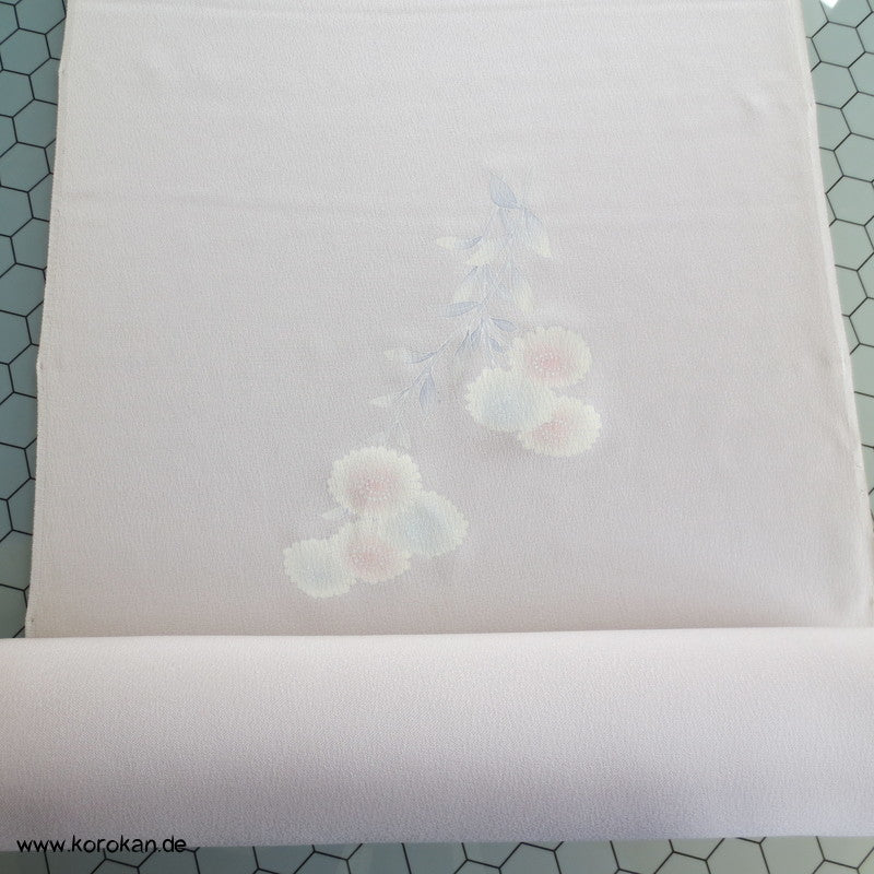 Chrysanthemensträuße, zartfarbig Kimono Seidendamast Stoffrolle