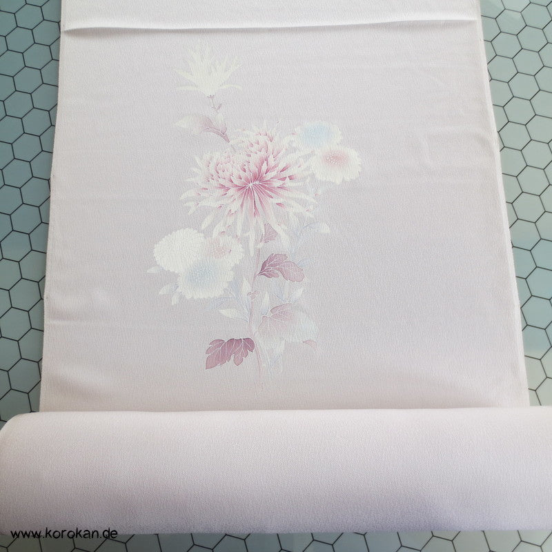 Chrysanthemensträuße, zartfarbig Kimono Seidendamast Stoffrolle