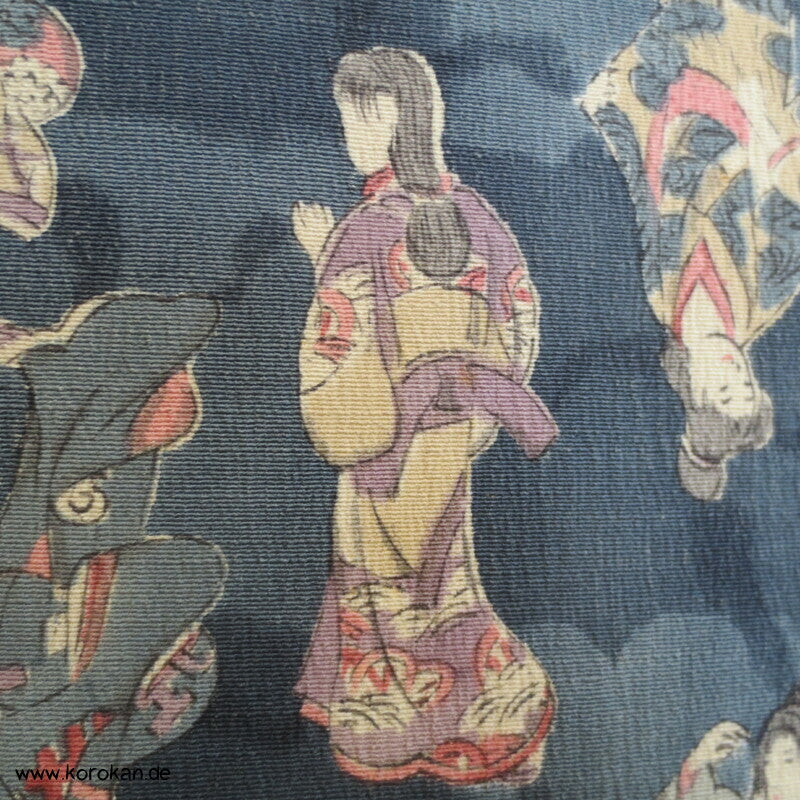 spielende Geishas Druck Tsumugiseiden Kimono