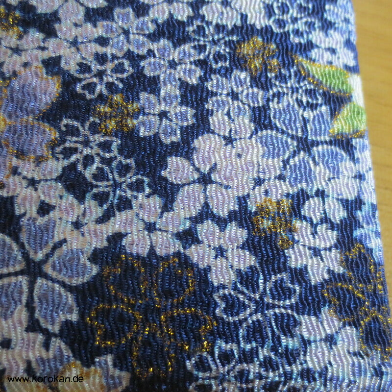 japanischer Taschenspiegel in Seidenfutteral, Sakura