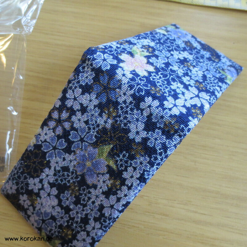 japanischer Taschenspiegel in Seidenfutteral, Sakura